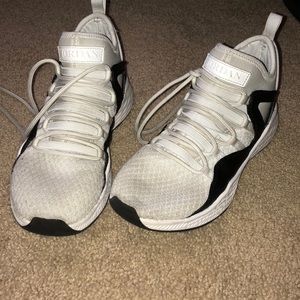 Boys 4.5Y Jordan’s